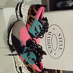 NWOT Steve Madden 6.5 cliff sneakers